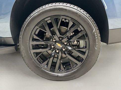 New 2026 Chevrolet Suburban Premier image 40