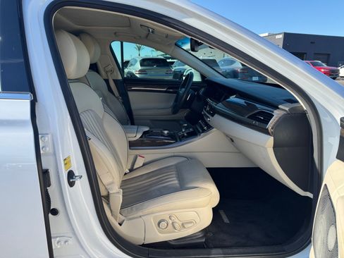 Used 2019 Genesis G90 3.3T Premium RWD image 19