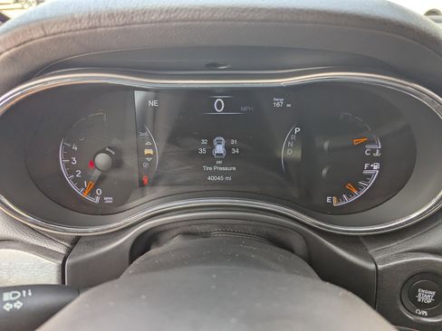 Used 2018 Jeep Grand Cherokee Limited image 32