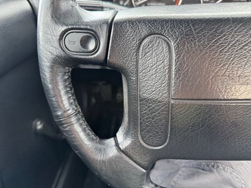 Used 1992 MAZDA MX-5 Miata RWD image 16