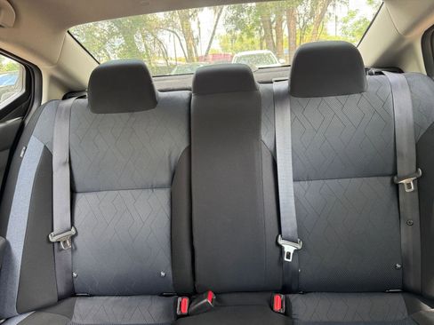 Used 2025 Nissan Versa SV FWD image 35