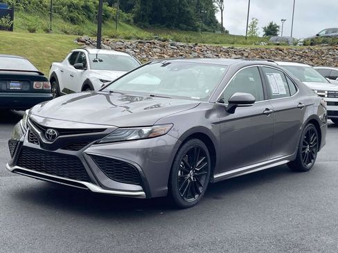 Used 2024 Toyota Camry XSE FWD image 7