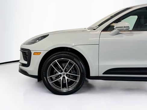 Used 2025 Porsche Macan image 29