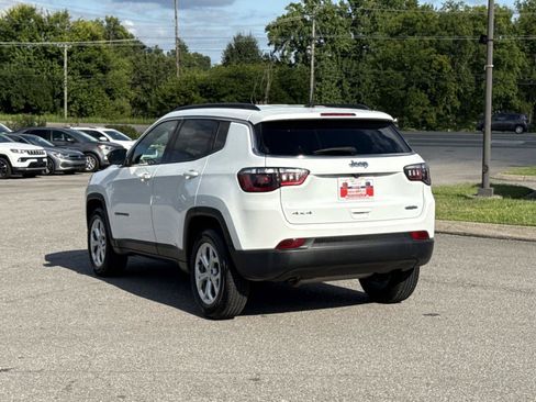 Certified 2024 Jeep Compass Latitude AWD/4WD image 7
