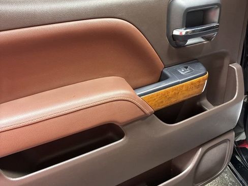 Used 2015 Chevrolet Silverado 1500 High Country w/ High Country Premium Package image 25