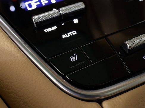 Used 2021 Porsche Panamera 4 image 39