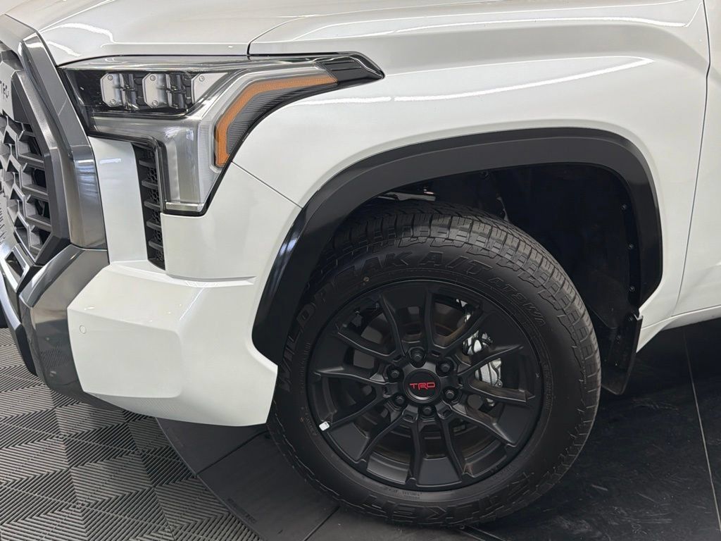Used 2026 Toyota Tundra Platinum w/ TRD Off-Road Package AWD/4WD image 5