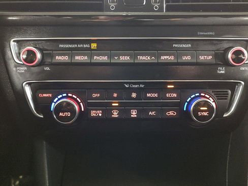 Used 2017 Kia Optima Premium image 11