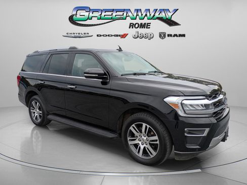 Used 2024 Ford Expedition Limited image 2