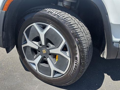 Used 2024 Rivian R1S Adventure AWD/4WD image 5