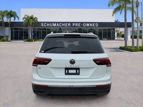 Used 2023 Volkswagen Tiguan SE w/ Panoramic Sunroof Package FWD image 6