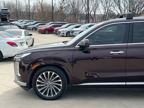 Used 2024 Hyundai Palisade Calligraphy image 7