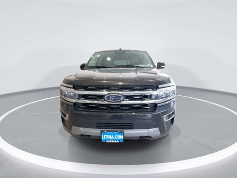 Used 2023 Ford Expedition Limited AWD/4WD image 3