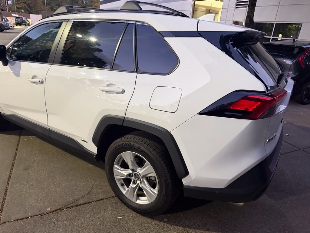 Used 2020 Toyota RAV4 XLE w/ XLE Grade Weather Package AWD/4WD image 6