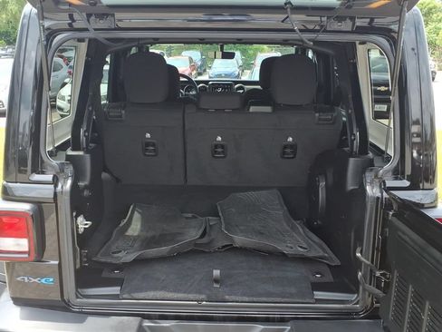 Used 2023 Jeep Wrangler Unlimited w/ Sun & Screen Package AWD/4WD image 30