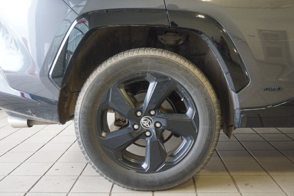 Used 2021 Toyota RAV4 XSE w/ XSE Grade Weather Package AWD/4WD image 17