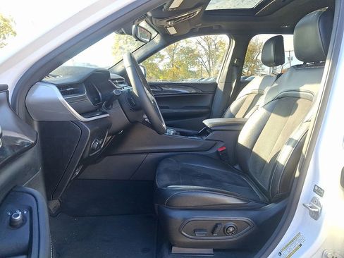 Used 2023 Jeep Grand Cherokee Altitude image 15