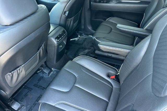Used 2024 Hyundai Palisade SEL FWD image 13