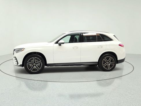 Used 2025 Mercedes-Benz GLC 350e 4MATIC image 8