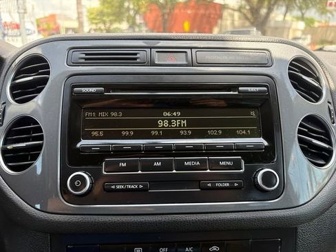 Used 2014 Volkswagen Tiguan S image 18