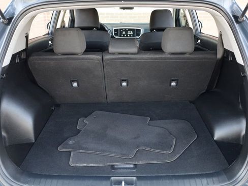 Used 2022 Kia Sportage LX image 11