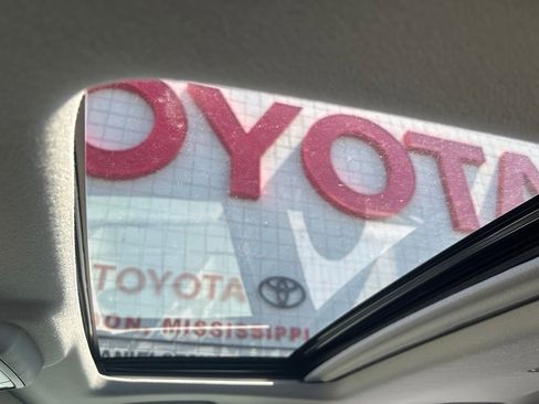 Used 2023 Toyota 4Runner TRD Off-Road Premium w/ Off Road Premium Plus Package AWD/4WD image 18