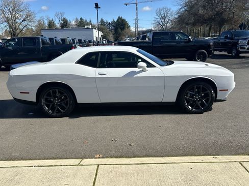 Certified 2023 Dodge Challenger SXT w/ Plus Package image 6