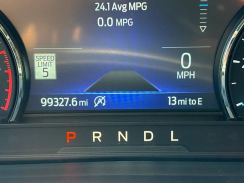Used 2022 Ford Explorer XLT w/ Equipment Group 202A AWD/4WD image 18