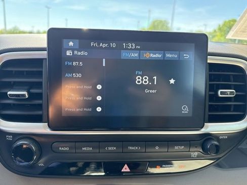 Used 2020 Hyundai Venue SEL FWD image 25