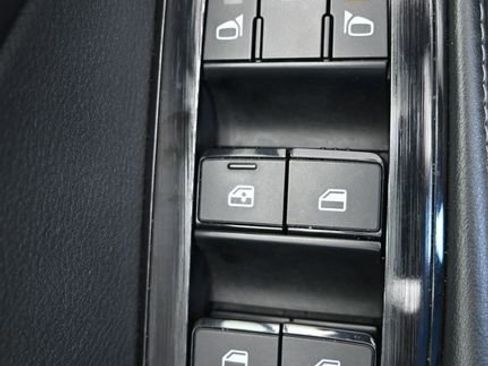 Used 2025 Nissan Rogue SV image 23