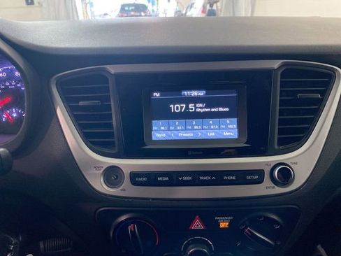 Used 2021 Hyundai Accent SE FWD image 40