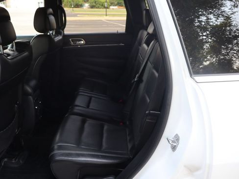 Used 2016 Jeep Grand Cherokee Overland AWD/4WD image 19