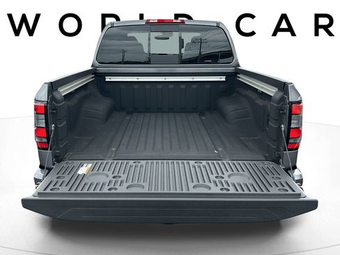 Used 2025 Nissan Frontier SV w/ SV Convenience Package RWD image 9