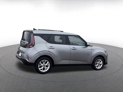 Used 2025 Kia Soul LX w/ LX Technology Package FWD image 15