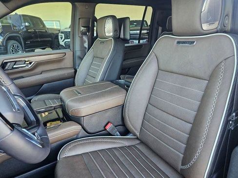 New 2026 GMC Yukon XL Denali Ultimate image 17