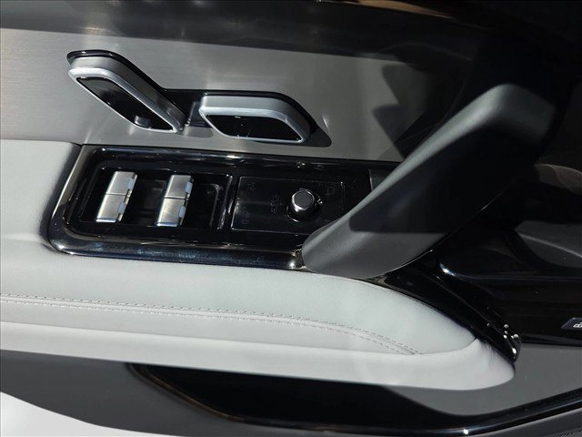 New 2027 Land Rover Range Rover Sport SE AWD/4WD image 28