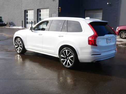 Used 2020 Volvo XC90 T6 Momentum image 5