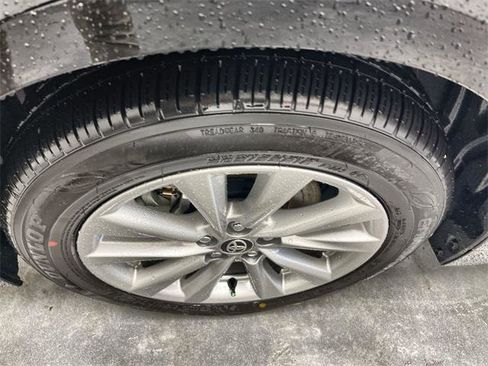 Certified 2024 Toyota Corolla SE image 11