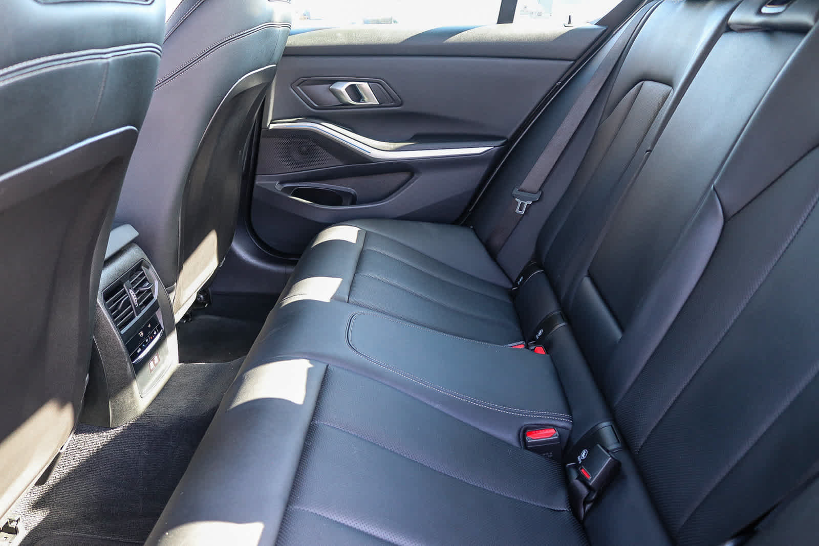 Used 2025 BMW 330i Sedan RWD image 18