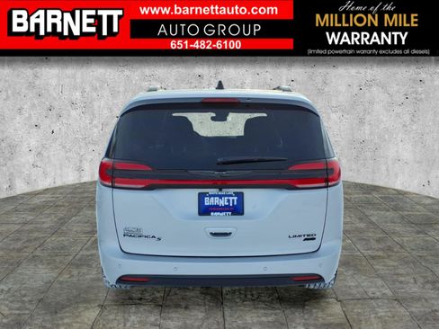 New 2026 Chrysler Pacifica Limited w/ S Appearance Package image 4