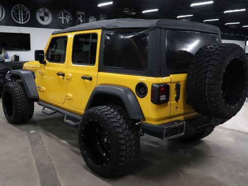 Used 2019 Jeep Wrangler Unlimited Sport S AWD/4WD image 3