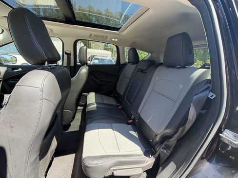 Used 2019 Ford Escape Titanium image 35