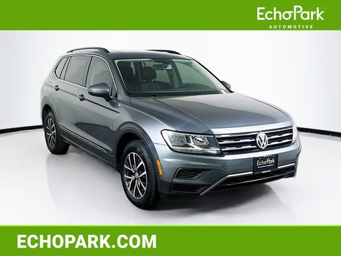 Used 2020 Volkswagen Tiguan SE w/ Panoramic Sunroof Package FWD image 1