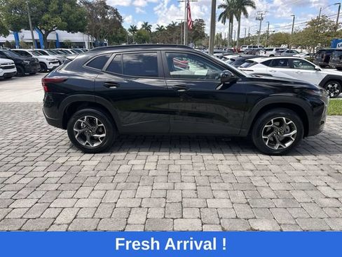 Used 2024 Chevrolet Trax LT FWD image 14