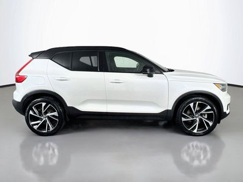 Used 2022 Volvo XC40 T5 R-Design AWD/4WD image 7