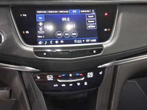 Used 2022 Cadillac XT6 Luxury image 11