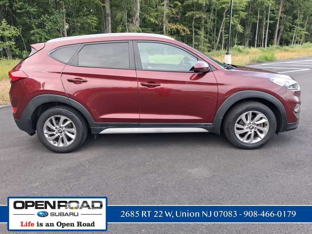Used 2017 Hyundai Tucson SE w/ SE Popular Package 02 AWD/4WD image 2