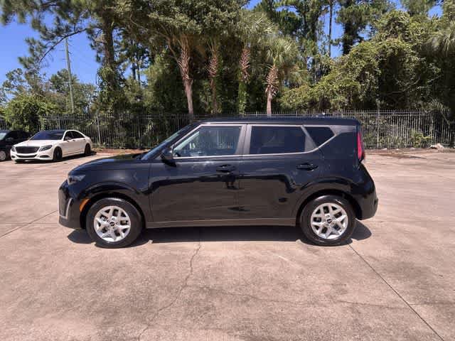Used 2024 Kia Soul LX w/ Option Group 015 FWD image 11