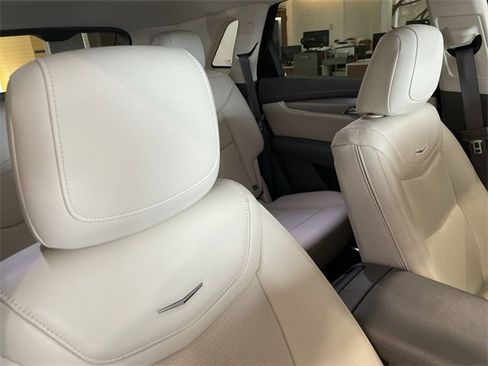 Certified 2022 Cadillac XT5 Premium Luxury image 21