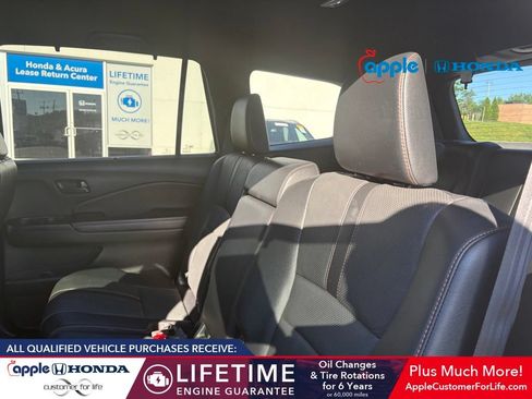 Used 2022 Honda Pilot TrailSport image 5